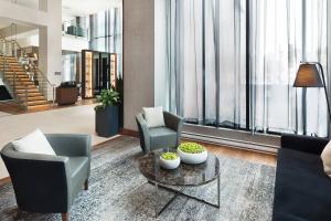 Posezení v ubytování Hôtel AC Montréal Centre-ville