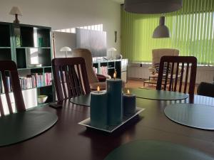 Posezení v ubytování Komfort hjem i Aalborg