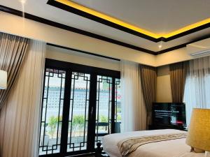 Longlai Kezhan客房内的一张或多张床位