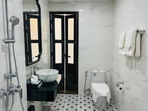 Longlai Kezhan的一间浴室