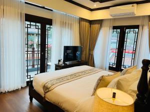 Longlai Kezhan客房内的一张或多张床位