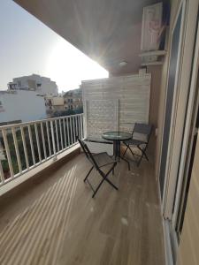 Balkoni atau teres di Il-Girna- Modern Seaside Accommodation