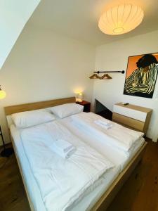 Posteľ alebo postele v izbe v ubytovaní OrestaLiving - Penthouse with private terrace