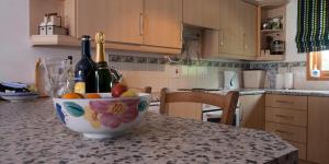 Dapur atau dapur kecil di Heath Cottage, Tranquil Cottage by the Woods