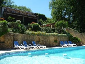 Bazén v ubytování Pousterle de Sabran - Piscine & Hammam nebo v jeho okolí