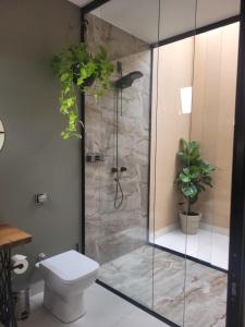 Koupelna v ubytování BrotasLoft + 32 fotografií