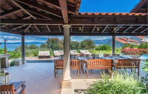 Φυσικό τοπίο κοντά σε αυτή η παραθεριστική κατοικία +29 φωτογραφίες