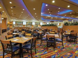 Gold Coast Hotel and Casino餐廳或用餐的地方