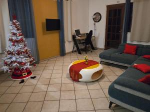 TV a/nebo společenská místnost v ubytování Villa 1962