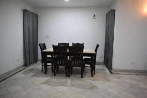Fotografie z fotogalerie ubytování Entire 3BHK Duplex Villa Golf Course Road v destinaci Gurgáon