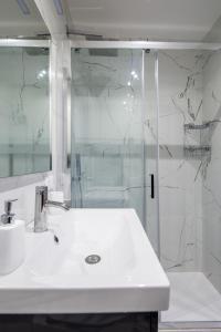 Ένα μπάνιο στο Porta Romana Design Apartment +18 φωτογραφίες