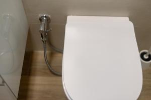 a bathroom with a toilet and a shower at Villa Gianto pool & spa in Polignano a Mare