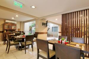 Гостиная зона в Faro Norte Suites