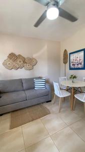 TV a/nebo společenská místnost v ubytování Apartamento en Proyecto Frente al Mar en Sosua