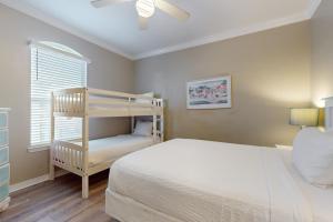 Uma cama ou camas num quarto em Emerald View