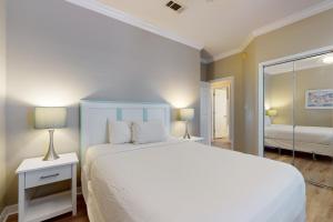 Uma cama ou camas num quarto em Emerald View