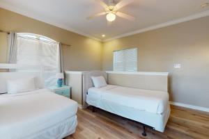 Uma cama ou camas num quarto em Emerald View