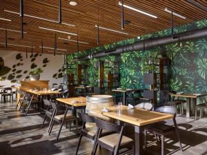 Reštaurácia alebo iné gastronomické zariadenie v ubytovaní Hotel Panská Zahrada