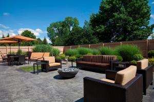 Zahrada ubytování Courtyard by Marriott Ithaca Airport/University