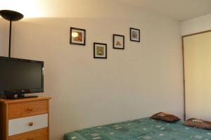 TV a/nebo společenská místnost v ubytování SP350-263 Appartement 2 pièces cabine SAINT PIERRE LA MER