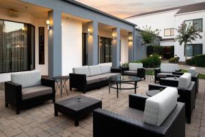 Posezení v ubytování Courtyard Sacramento Rancho Cordova