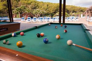 Biliardový stôl v ubytovaní Camping Estival Torre de la Mora