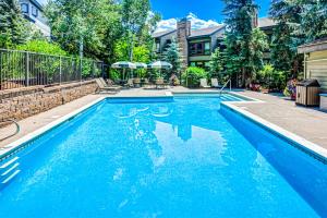 A piscina localizada em The Lodge at Steamboat ou nos arredores