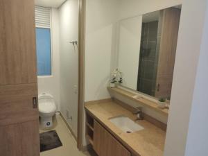 Koupelna v ubytování Lujoso Apartamento tipo loft + 3 fotografie