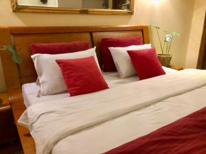 Postel nebo postele na pokoji v ubytování Urban Boutique Hotel