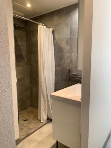 Kúpeľňa v ubytovaní Résidence Port Nature Colline 8 - Appartement T2 2 pers. - Port Nature Colline 8 MAE-9834