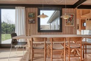 Afbeelding uit fotogalerij van Beautiful Summer House Near The Water in Rønne