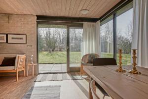 Afbeelding uit fotogalerij van Beautiful Summer House Near The Water in Rønne +16 foto's