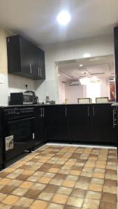 Kuchyň nebo kuchyňský kout v ubytování Luxuria Homes Ajah + 5 fotografií