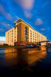 Výhled na řeku, která protéká v blízkosti hotelu