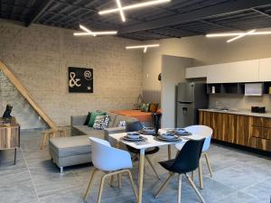 Kuchyň nebo kuchyňský kout v ubytování Begonias Loft a 5 Min Del Auditorio Telmex