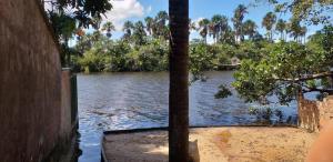 Θέα στο ποτάμι κοντά σε αυτή η παραθεριστική κατοικία