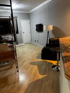 Μια τηλεόραση ή/και κέντρο ψυχαγωγίας στο Flat em Alphaville 01