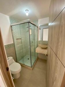 Ένα μπάνιο στο Casa en San Miguel de Allende con Padel, Asador, Terraza y Vista Espectacular a 10 minutos del centro