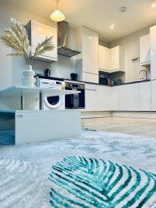 Køkken eller tekøkken på Flat 4 Folkestone Harbour Luxury Apartment