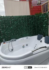 Koupelna v ubytování Glamping con jacuzzi en Latacunga + 9 fotografií