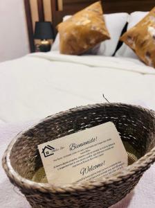 Postel nebo postele na pokoji v ubytování Adelina Classic Matrimonial