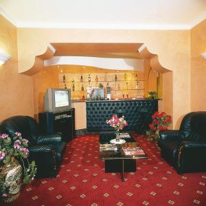 The lobby or reception area at Hotel Sorriso