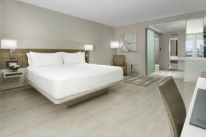Postel nebo postele na pokoji v ubytování AC Hotel by Marriott San Juan Condado