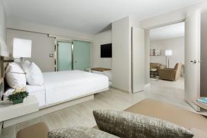 Postel nebo postele na pokoji v ubytování AC Hotel by Marriott San Juan Condado