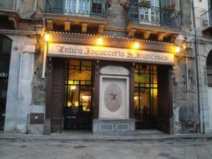Exteriér alebo vchod do ubytovania House Rdue The Historic Center Palermo