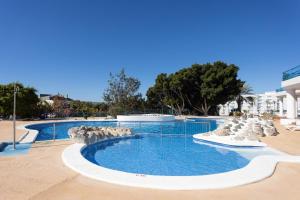Fotografia z galérie ubytovania Apartment with beach at 50 meters, swimming pool and wonderful oceansunset view v destinácii Adeje