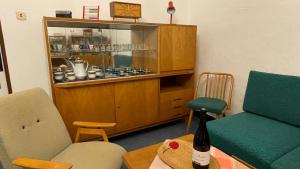 Posedenie v ubytovaní Cosy Country House U Faflika with Sauna and 2 bathrooms