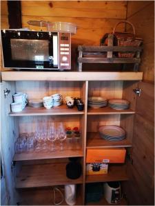 Una cocina o kitchenette en Chalet with panoramic views of the mountains of the Oberland and Lake Thun