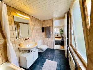 Fotografie z fotogalerie ubytování Newly furnished beautiful old building apartment in the center with Apple TV O1 v destinaci St. Gallen