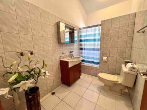 Ένα μπάνιο στο Casati Family House, Great Pool Garden +8 φωτογραφίες